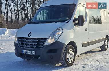Вантажний фургон Renault Master 2012 в Рівному