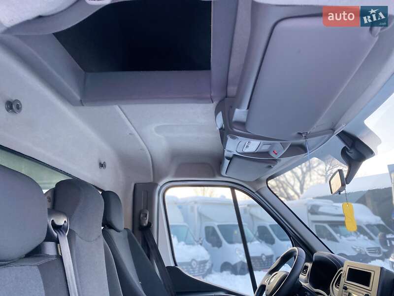Грузовой фургон Renault Master 2021 в Хусте