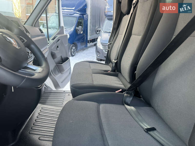 Вантажний фургон Renault Master 2022 в Рівному