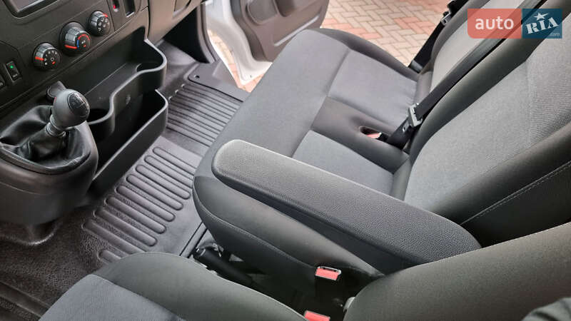 Вантажний фургон Renault Master 2019 в Житомирі