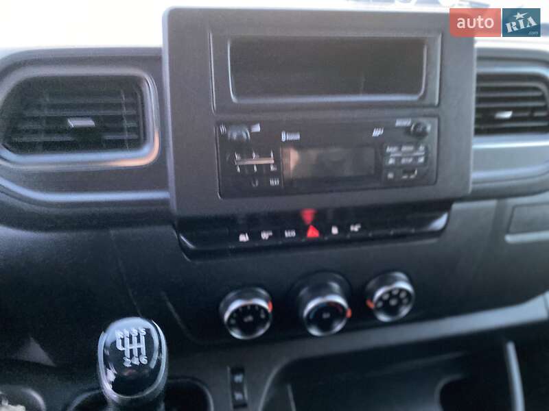 Вантажний фургон Renault Master 2021 в Хусті