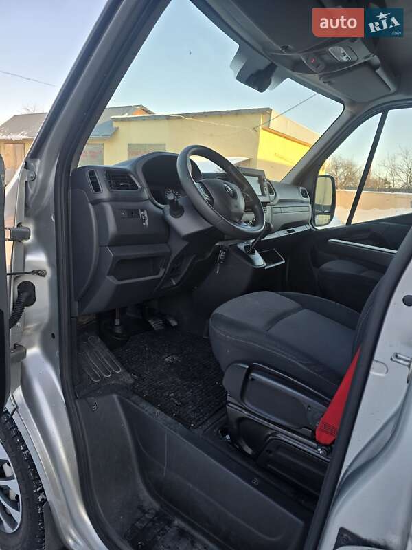 Грузовой фургон Renault Master 2022 в Стрые