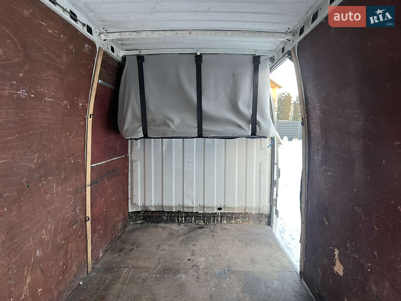 Грузовой фургон Renault Master 2008 в Кременце