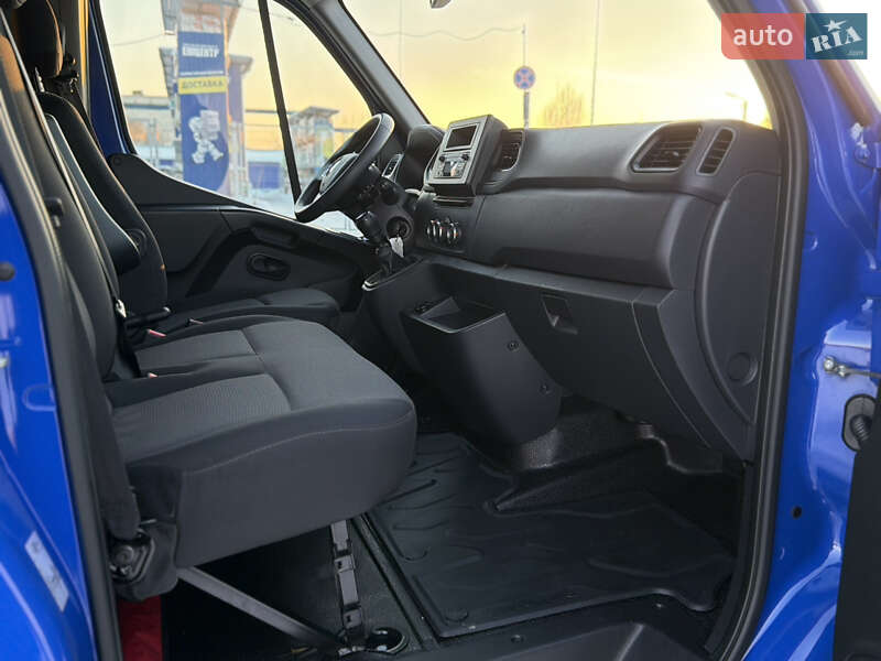 Вантажний фургон Renault Master 2022 в Дубні