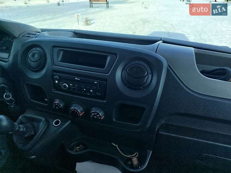 Вантажний фургон Renault Master 2014 в Конотопі