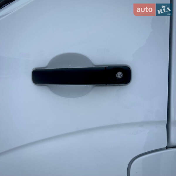 Вантажопасажирський фургон Renault Master 2023 в Києві