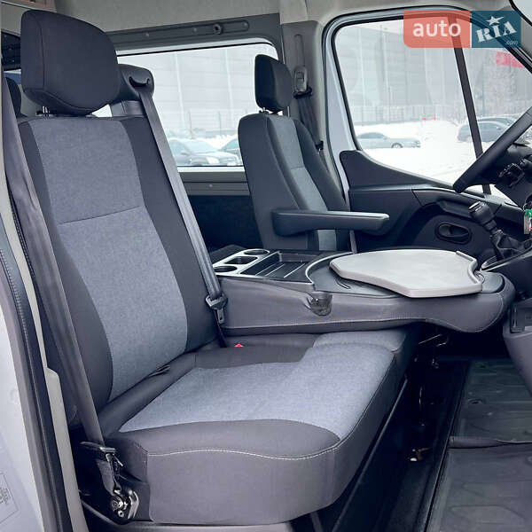 Вантажопасажирський фургон Renault Master 2023 в Києві