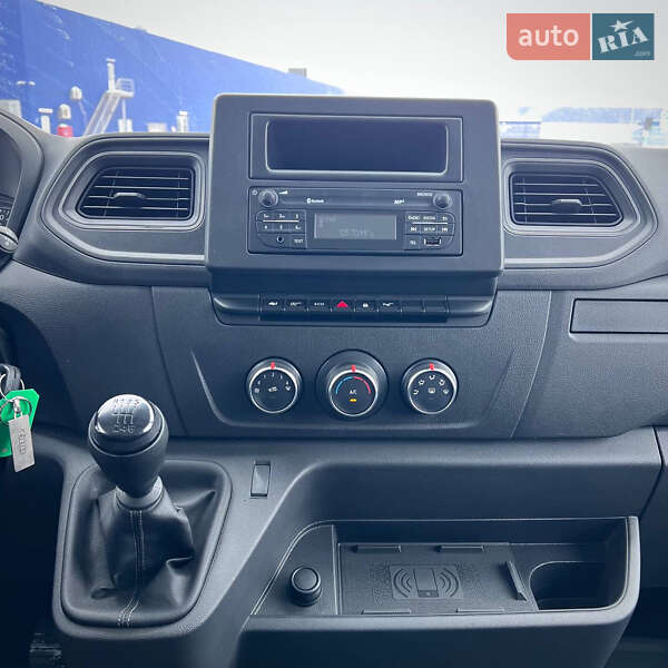 Вантажопасажирський фургон Renault Master 2023 в Києві