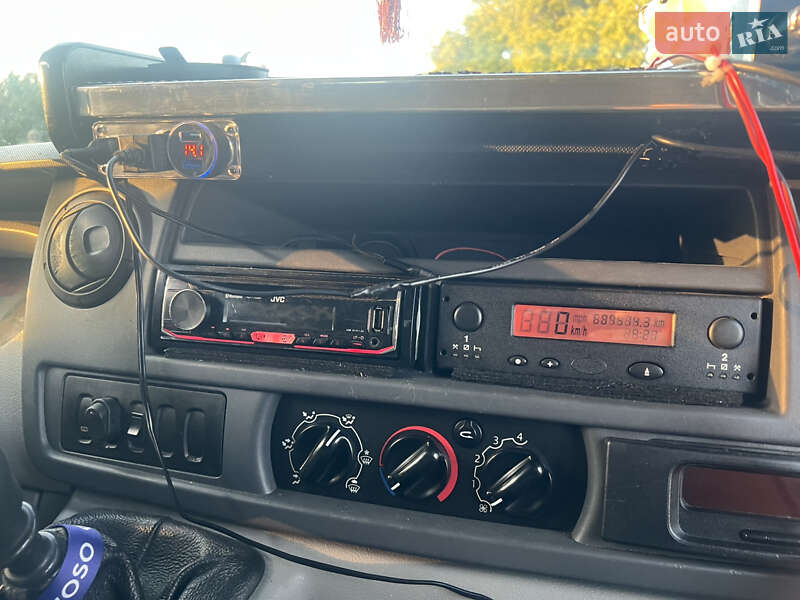 Эвакуатор Renault Master 2010 в Львове фото 21 Эвакуатор Renault Master 2010 в Львове