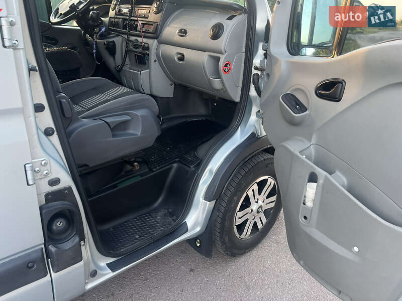 Эвакуатор Renault Master 2010 в Львове фото 26 Эвакуатор Renault Master 2010 в Львове