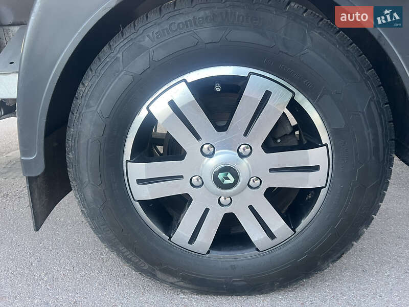 Эвакуатор Renault Master 2010 в Львове фото 47 Эвакуатор Renault Master 2010 в Львове