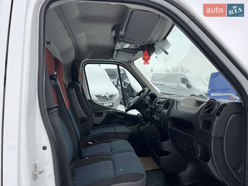 Вантажний фургон Renault Master 2016 в Дубні