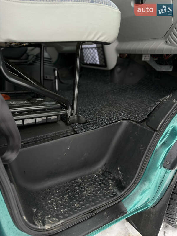 Мінівен Renault Master 2001 в Львові фото 32 Мінівен Renault Master 2001 в Львові