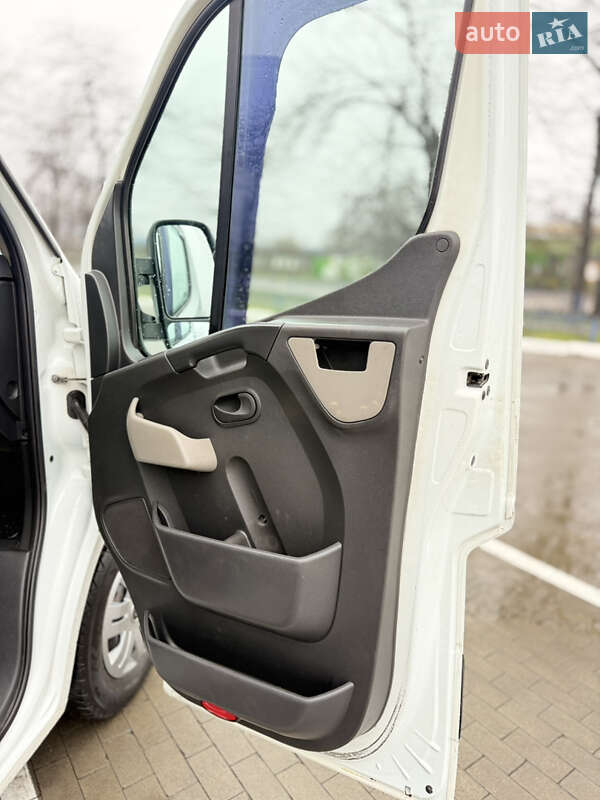 Вантажний фургон Renault Master 2014 в Одесі