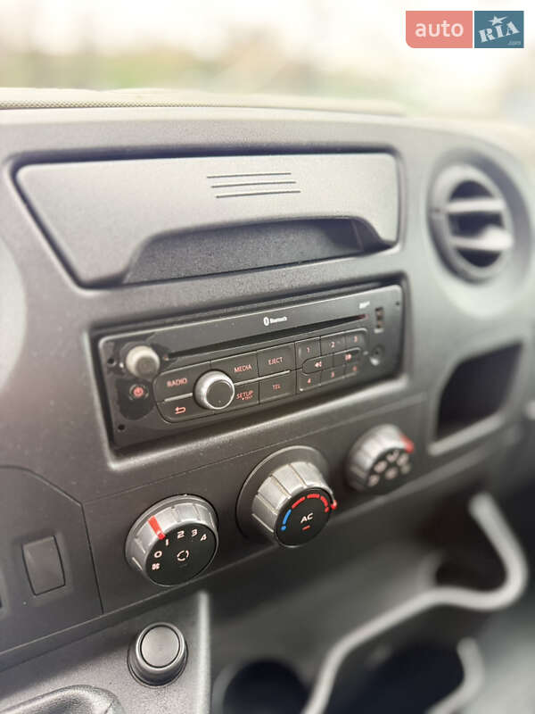 Вантажний фургон Renault Master 2014 в Одесі