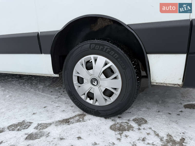 Вантажний фургон Renault Master 2012 в Кропивницькому