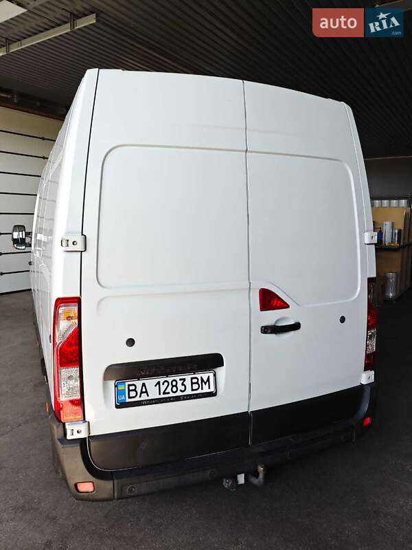 Вантажний фургон Renault Master 2016 в Олександрівці