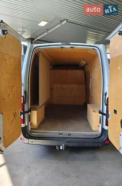 Вантажний фургон Renault Master 2016 в Олександрівці