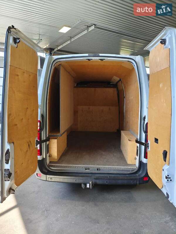 Вантажний фургон Renault Master 2016 в Олександрівці