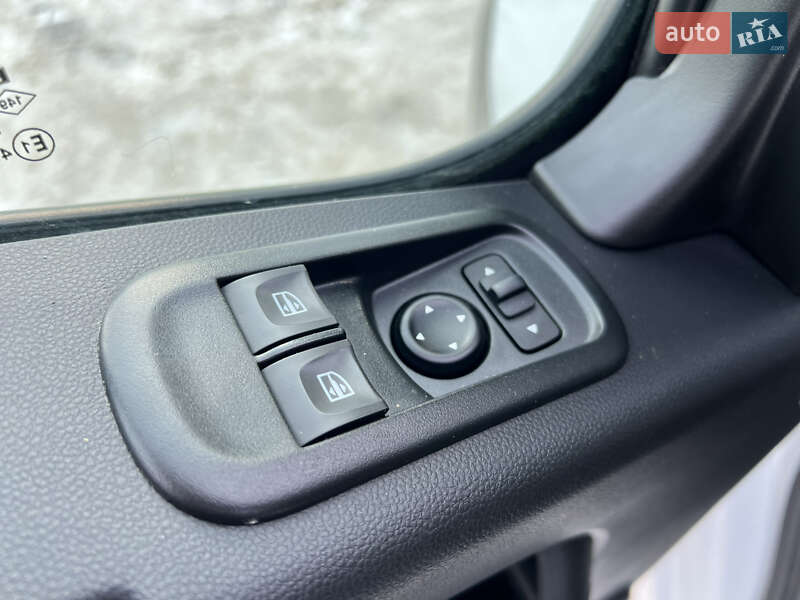 Вантажний фургон Renault Master 2021 в Дубні