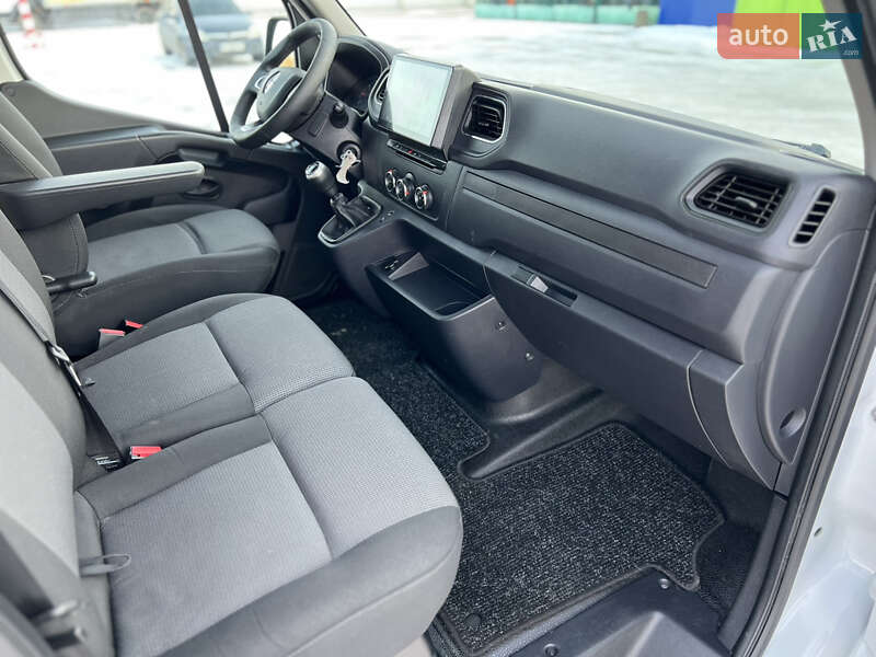 Вантажний фургон Renault Master 2021 в Дубні