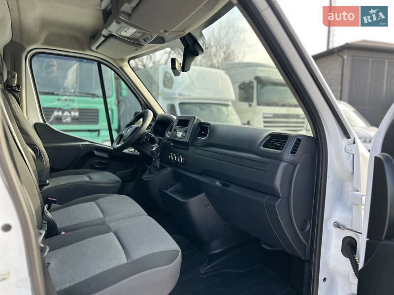 Вантажний фургон Renault Master 2021 в Хусті