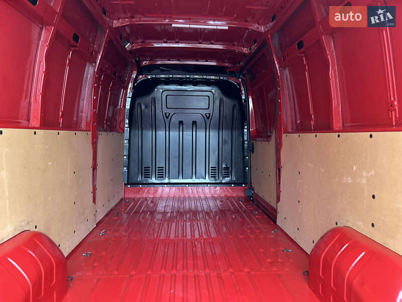 Грузовой фургон Renault Master 2024 в Хусте