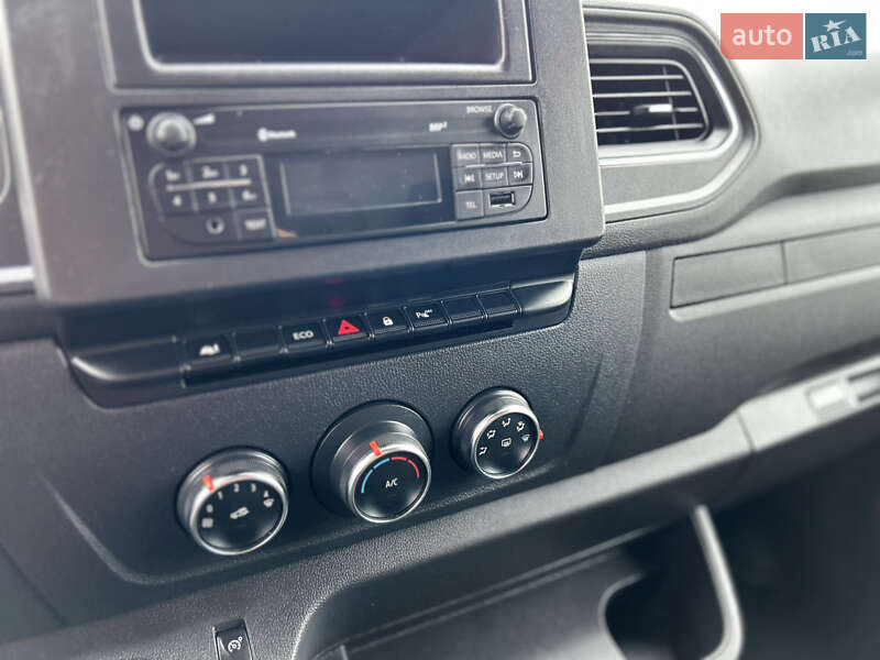 Грузовой фургон Renault Master 2024 в Хусте