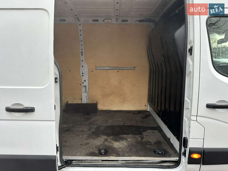 Вантажний фургон Renault Master 2019 в Рівному