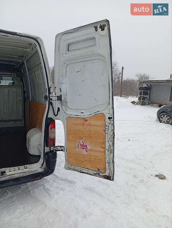 Вантажний фургон Renault Master 2003 в Умані