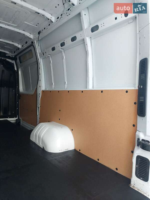 Грузовой фургон Renault Master 2019 в Млинове фото 56 Грузовой фургон Renault Master 2019 в Млинове