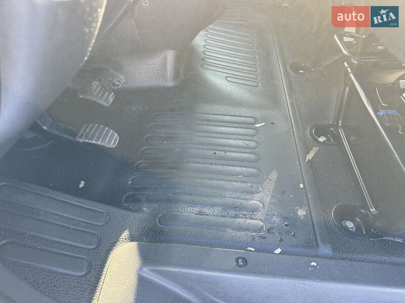 Вантажопасажирський фургон Renault Master 2017 в Києві