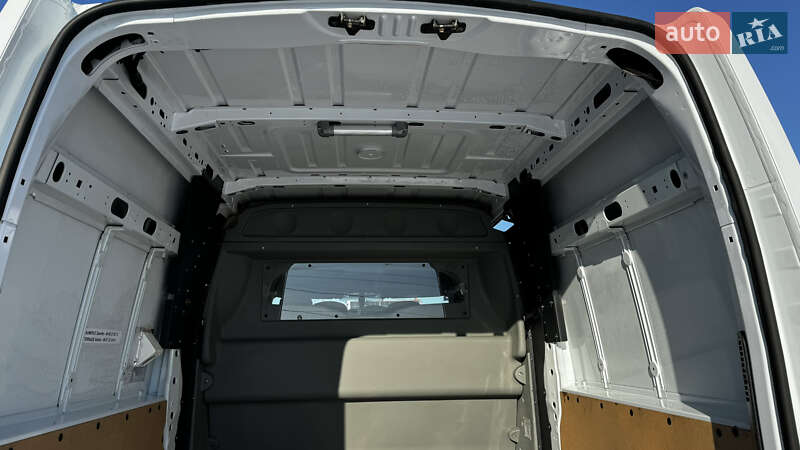 Вантажопасажирський фургон Renault Master 2017 в Києві