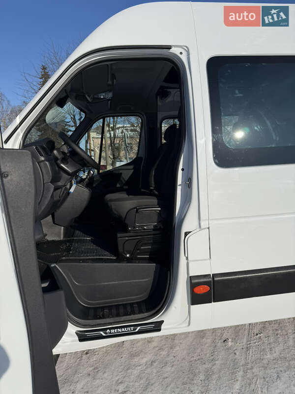 Грузопассажирский фургон Renault Master 2020 в Дубно