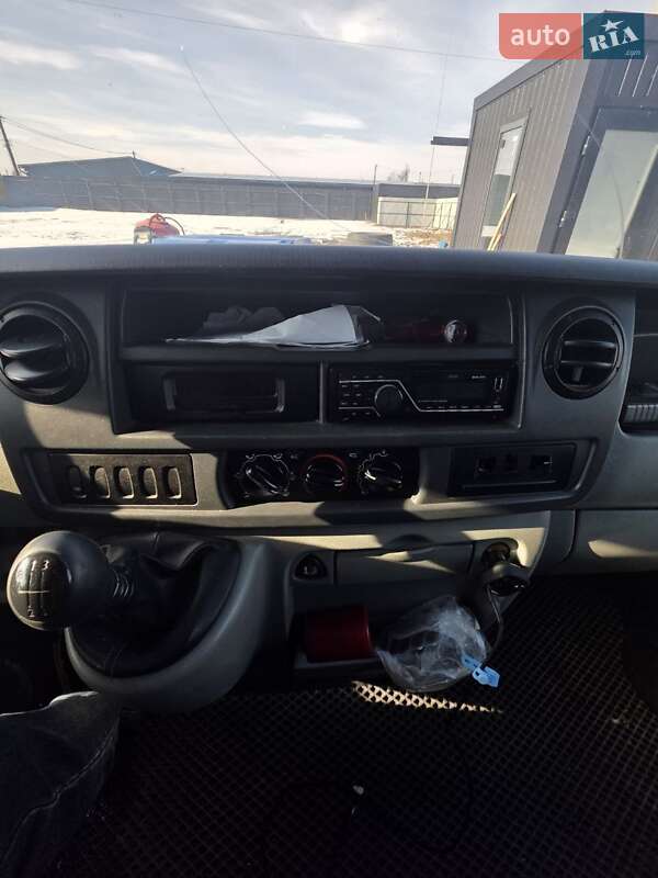 Мінівен Renault Master 2006 в Кіцмані