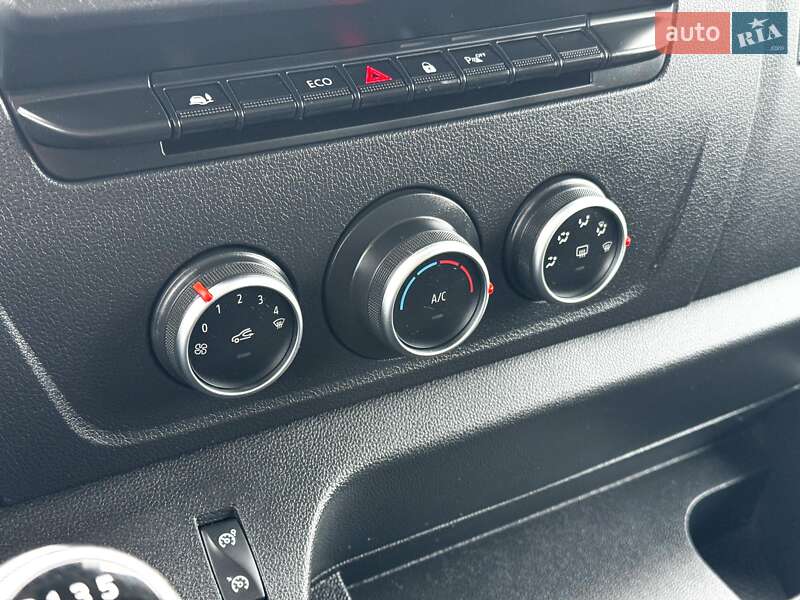 Вантажний фургон Renault Master 2021 в Рівному