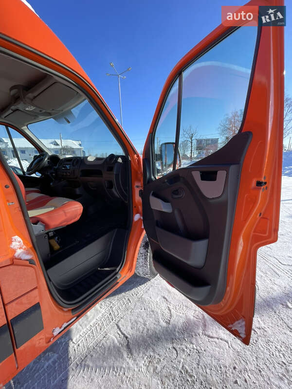 Мінівен Renault Master 2016 в Житомирі