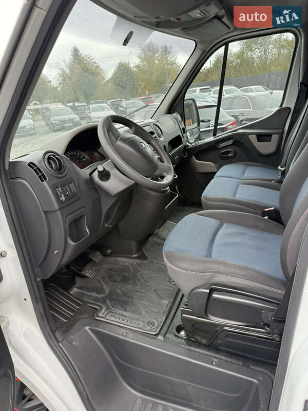 Грузовой фургон Renault Master 2017 в Дрогобыче