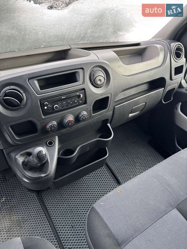 Вантажний фургон Renault Master 2013 в Івано-Франківську