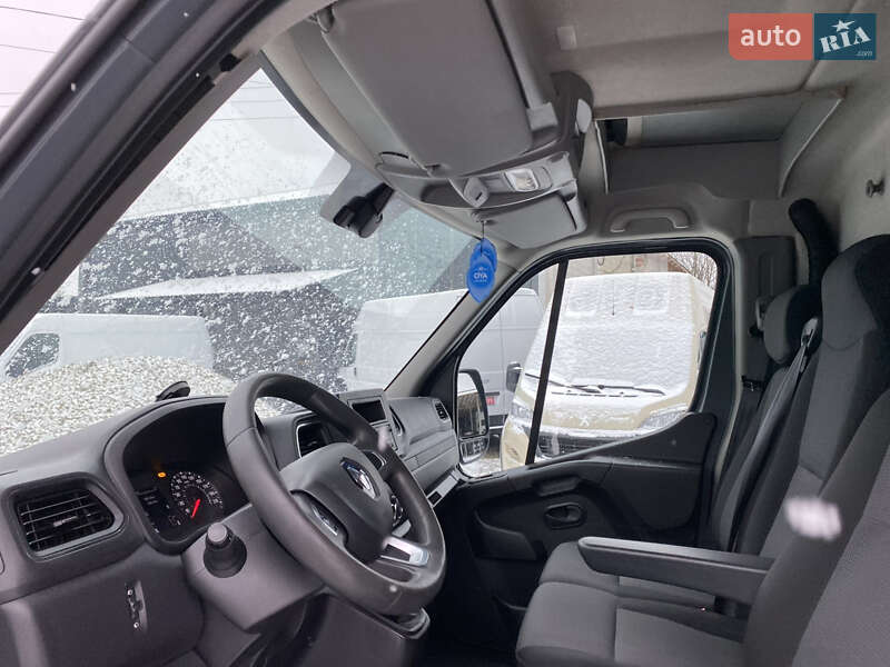 Тентованый Renault Master 2022 в Хусте