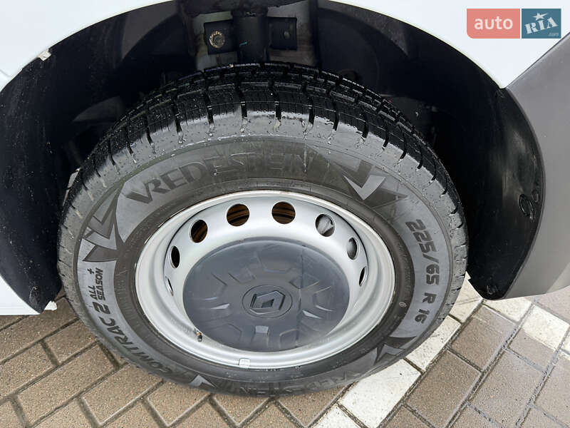 Вантажний фургон Renault Master 2021 в Дубні