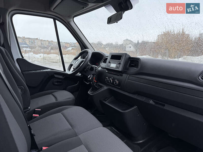 Вантажний фургон Renault Master 2021 в Дубні