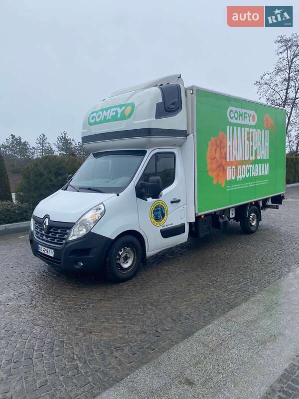 Вантажний фургон Renault Master 2016 в Дніпрі