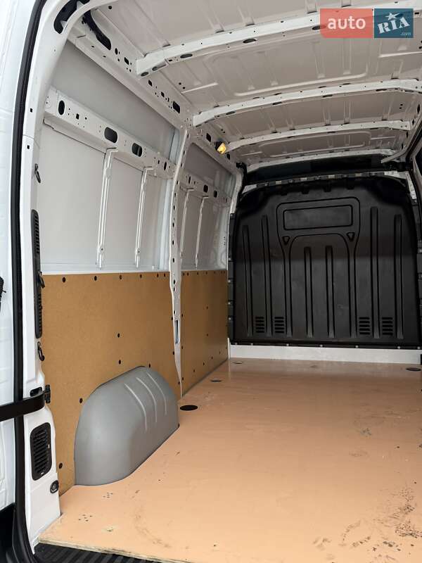 Мікроавтобус вантажний (до 3,5т) Renault Master 2018 в Рівному