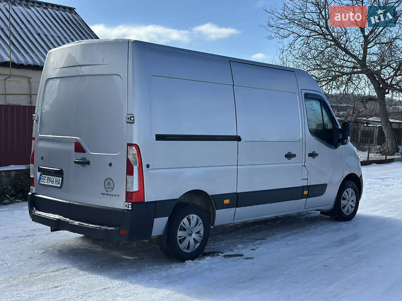 Вантажний фургон Renault Master 2017 в Первомайську