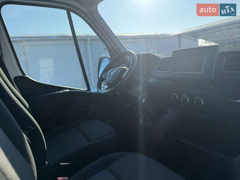 Вантажний фургон Renault Master 2020 в Дубні