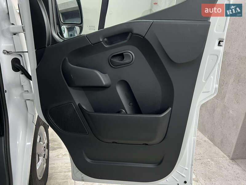 Вантажний фургон Renault Master 2021 в Полтаві