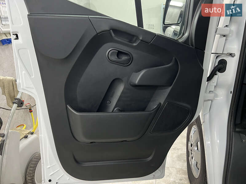 Вантажний фургон Renault Master 2021 в Полтаві