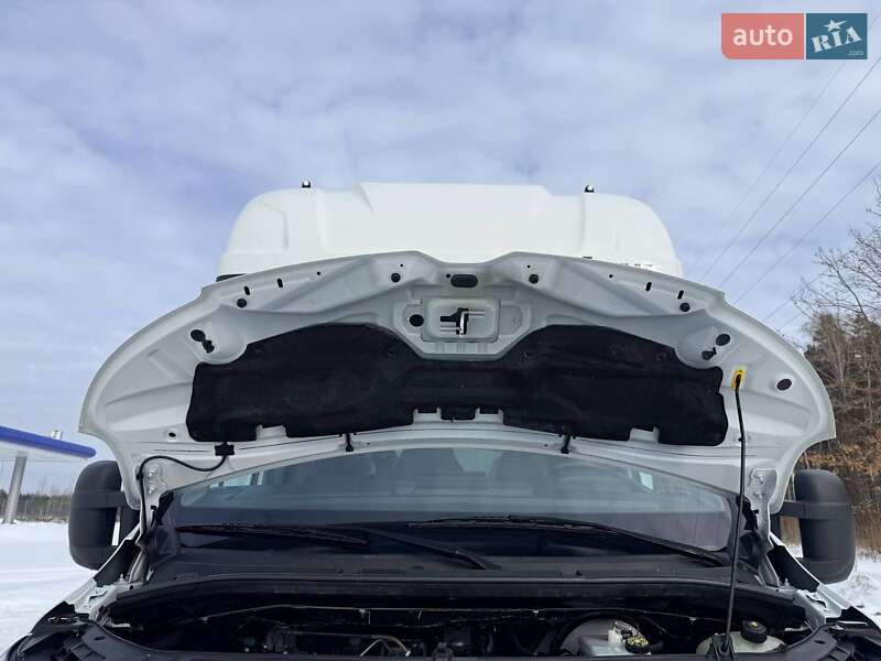 Грузовой фургон Renault Master 2022 в Киеве