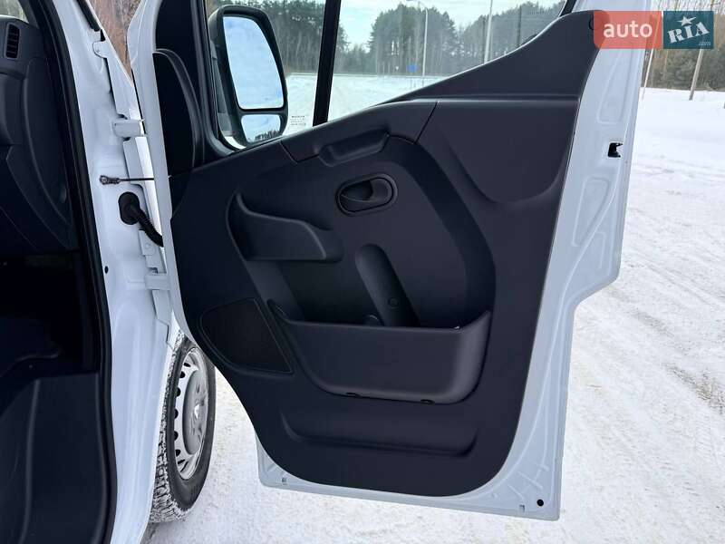 Грузовой фургон Renault Master 2022 в Киеве